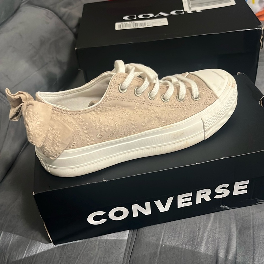 Chuck Taylor All Star Lift Bow
